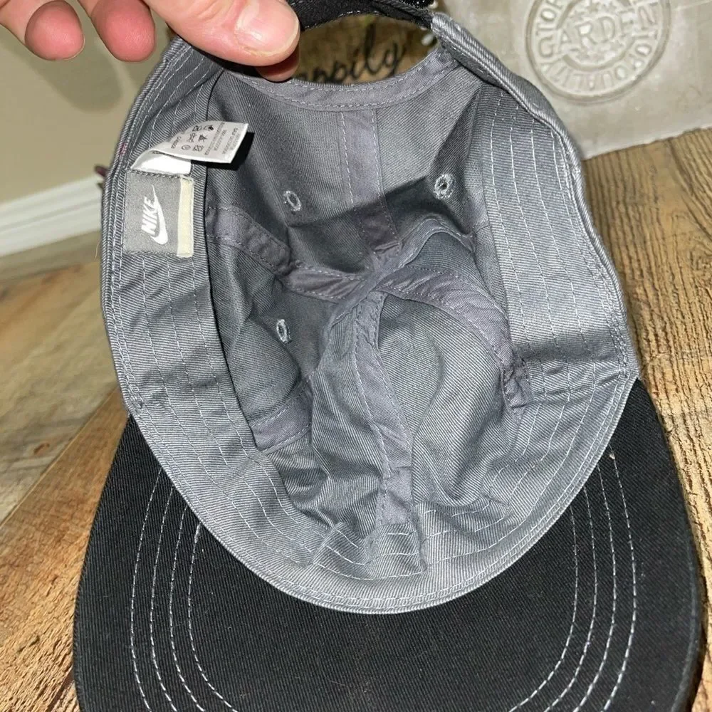 💜 nike strap back hat gray black